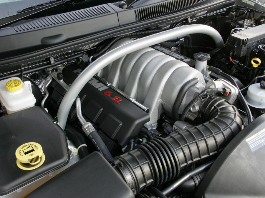  Jeep Grand Cherokee SRT8 2006 года  (UK) (фото 13 из 15)